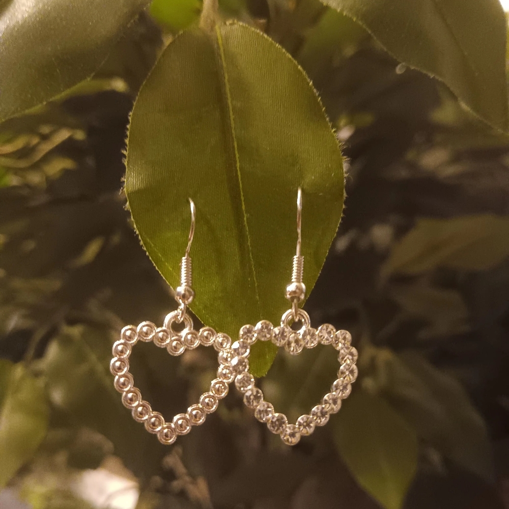 I am selling a homemade jewelry